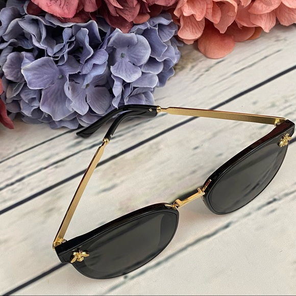 Vintage Black Gradient Sunglasses with Gold Bee - Picture 8 of 16